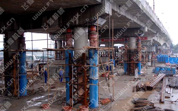 浙江沪杭甬高速公路杭州段桥梁维修使用同步顶升系统更换支座