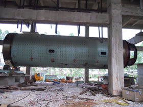 汽机高压给水泵螺母拆卸现场图